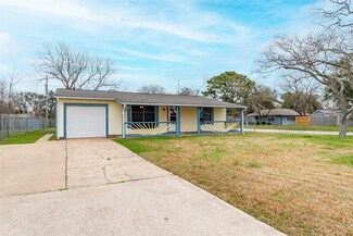 1402 13th Ave N, Texas City, TX 77590