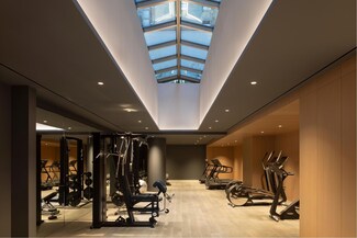 135 E 47th St Unit 16D, New York, NY 10017