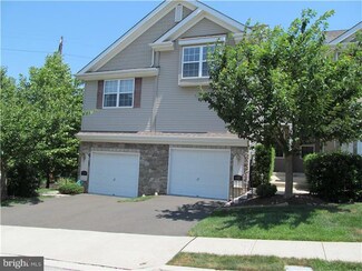 447 Fort Hill Cir, Fort Washington, PA 19034