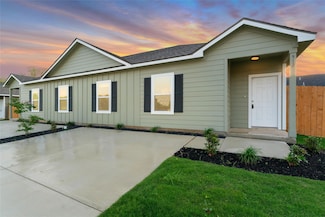 602 Hudson St, Seguin, TX 78155