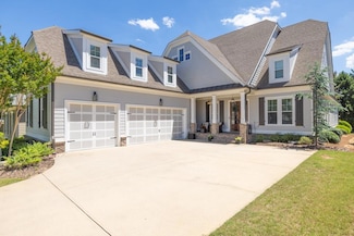 5461 Autumn Flame Dr, Braselton, GA 30517