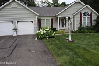 306 Autumn Run, Schenectady, NY 12306