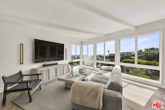 8460 Franklin Ave, Los Angeles, CA 90069