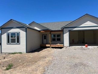 5449 Shalynn Dr, Klamath Falls, OR 97603