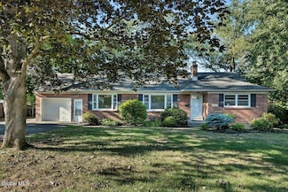 4 Albright Ave, Albany, NY 12203