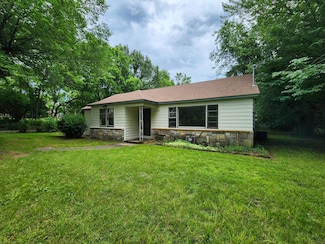 3230 E Zora St, Webb City, MO 64870