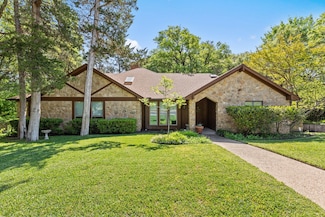 8406 Oakdale Dr, Woodway, TX 76712