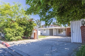 22152 Schoolcraft St, Canoga Park, CA 91303