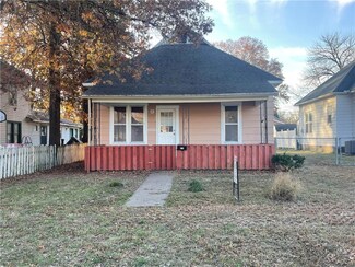 419 W 8th St, Pittsburg, KS 66762