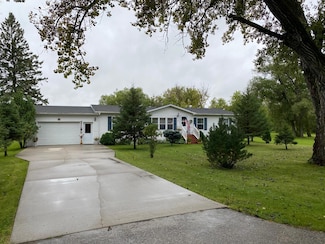 610 E University Ave, Badger, MN 56714