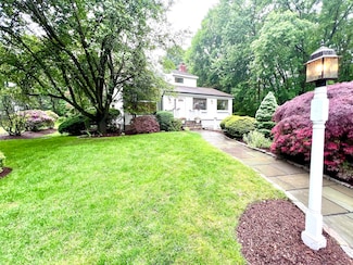 3 Donald Dr, Westport, CT 06880