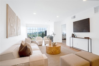 4755 Templeton St Unit 2112, Los Angeles, CA 90032