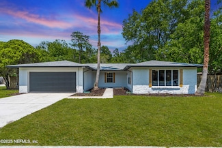 4923 Lofty Pines Cir E, Jacksonville, FL 32210