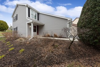 636 Stewart Ct, Gurnee, IL 60031