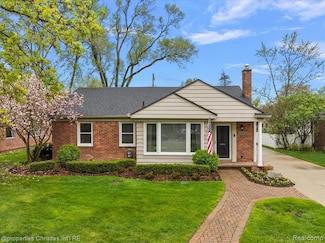 16981 Kirkshire Ave, Beverly Hills, MI 48025