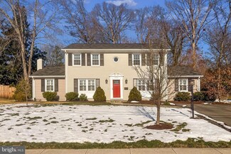 2006 Rampart Dr, Alexandria, VA 22308