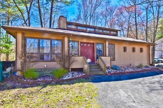 3135 Greenbriar Dr, East Stroudsburg, PA 18301