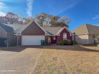 74 Double Creek Dr, Jackson, TN 38305