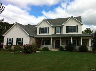 216 Bushkill Ridge Rd, Wind Gap, PA 18091