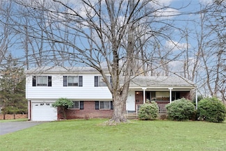 12 Cloverdale Ln, Monsey, NY 10952