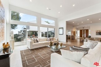 2600 Carman Crest Dr, Los Angeles, CA 90068