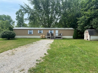 2205 Howe Ln, Jamestown, PA 16134