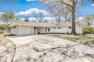 2615 E Clover Ln, Wichita, KS 67216