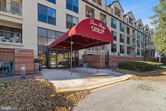 1040 Deer Ridge Dr Unit 402, Baltimore, MD 21210