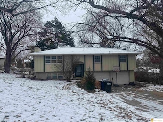 1915 S 124th St, Omaha, NE 68144