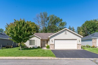 1007 Diamond Willow Cir, Waite Park, MN 56387