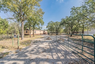 417 Wood River Rd, Millsap, TX 76066