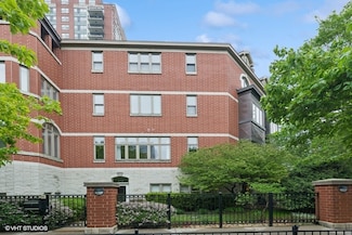1733 S Prairie Ave, Chicago, IL 60616