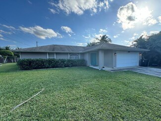 1674 SW Whipple Ave, Port Saint Lucie, FL 34953