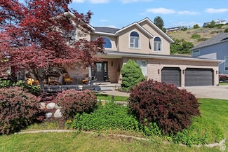 8697 Willow Green Cir, Sandy, UT 84093