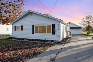 6610 Perrine Rd, Midland, MI 48642