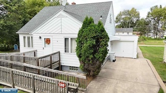 120 10th St NW, Chisholm, MN 55719