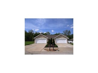 1920 S Powahatan Ct, Independence, MO 64057