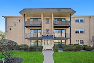 6568 W Roscoe St Unit 2N, Chicago, IL 60634
