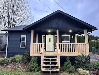 203 Roake Ave SE, Castle Rock, WA 98611