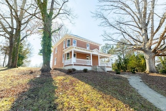 211 Cook Ave, Brookneal, VA 24528