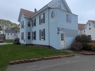 35 Brimmer St, Brewer, ME 04412
