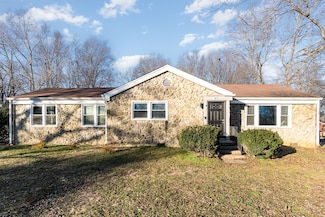 1631 Woodside Dr, Lebanon, TN 37087