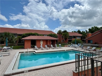124 Cypress Way E Unit E3, Naples, FL 34110
