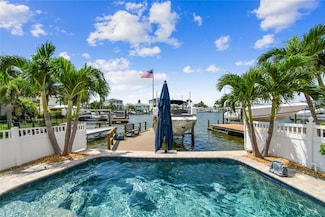 16106 6th St E, Redington Beach, FL 33708