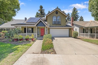 925 S Pinkham St, Visalia, CA 93292