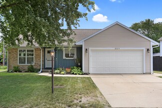 2004 Scottsdale Dr, Champaign, IL 61822