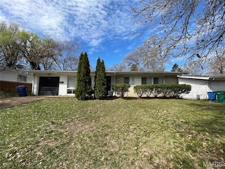 415 Waterford Dr, Florissant, MO 63033