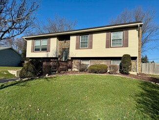 940 Brush Hill Ln, Lake Zurich, IL 60047