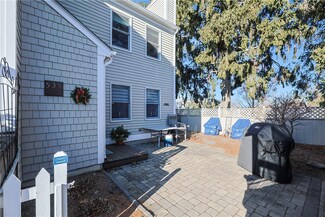 535 High Meadow Ct, Bristol, RI 02809
