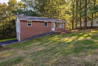 7047 S Harmony Rd, Bloomington, IN 47403